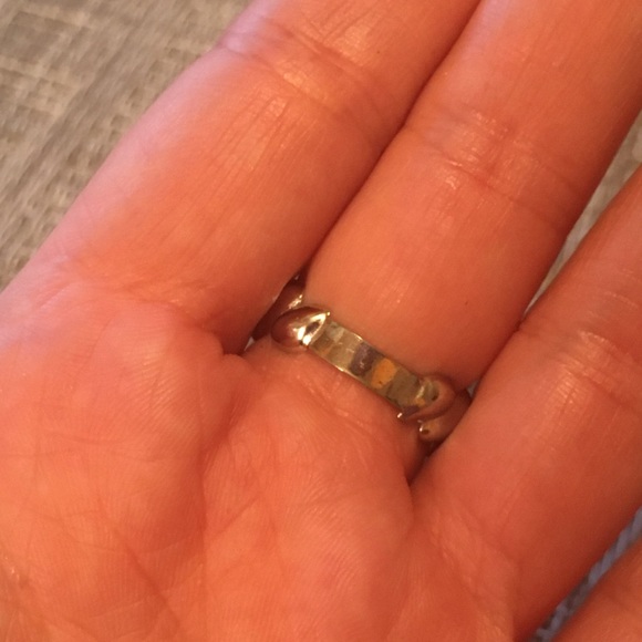 Silver Colored Ring - Picture 2 of 3